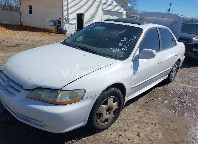 Photo 2 of 2002 Honda Accord 3.0 EX (VIN 1HGCG165X2A000328)