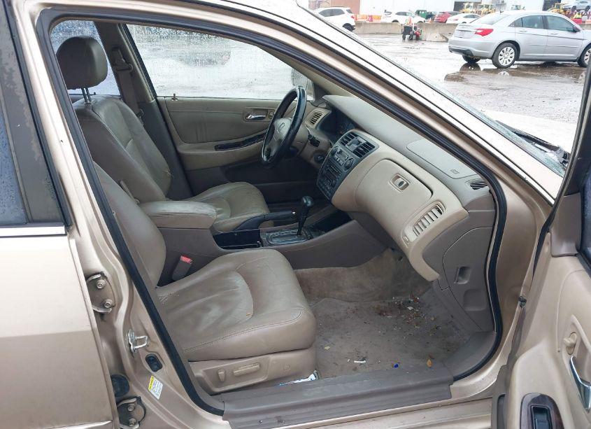 Photo 5 of 2002 Honda Accord 3.0 EX (VIN 1HGCG165X2A017078)