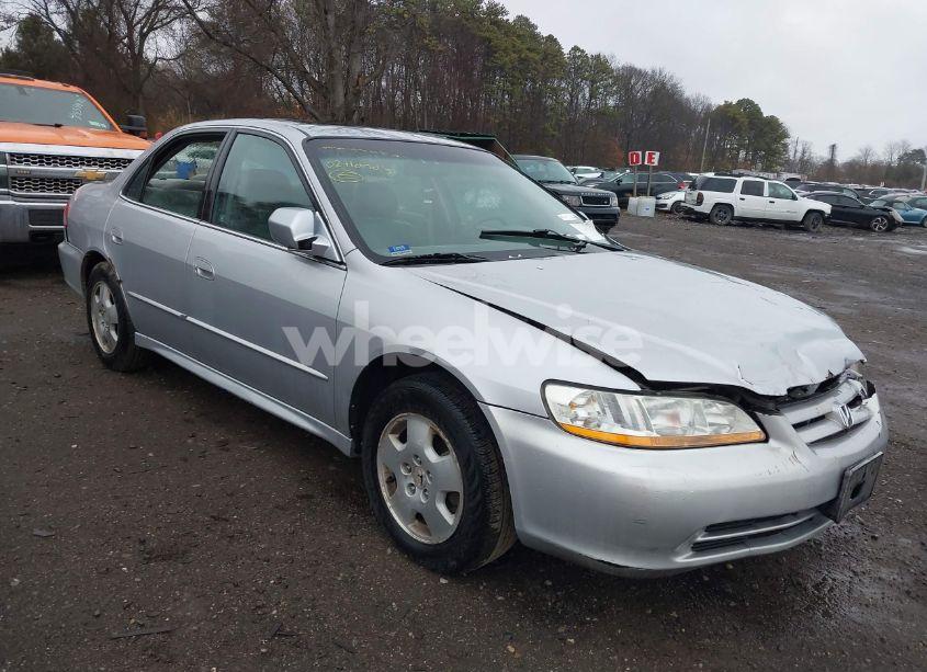 2002 Honda Accord 3.0 EX (VIN 1HGCG165X2A081430) main photo