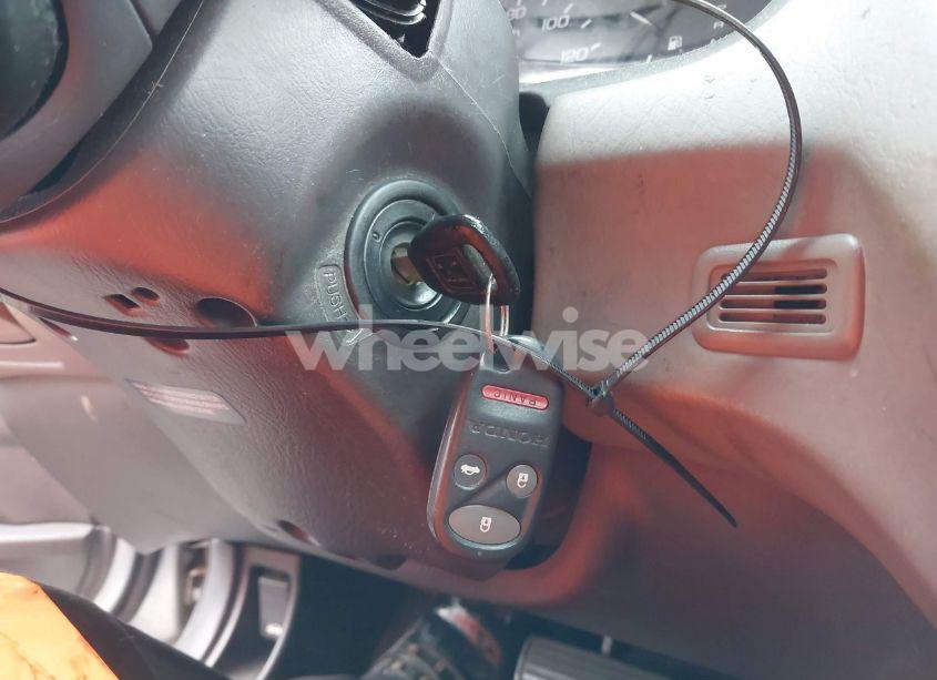 Photo 11 of 2002 Honda Accord 3.0 EX (VIN 1HGCG165X2A081430)