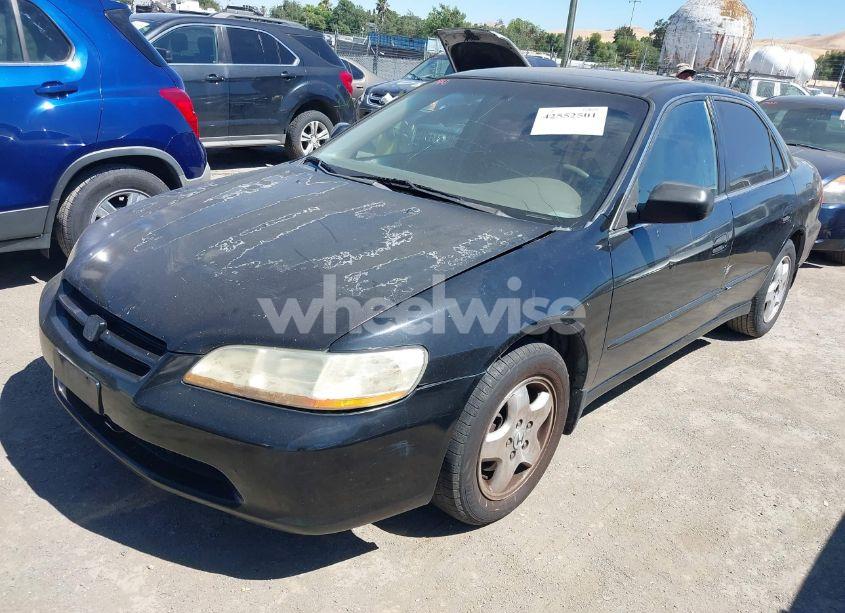 Photo 2 of 1999 Honda Accord EX V6 (VIN 1HGCG165XXA055076)
