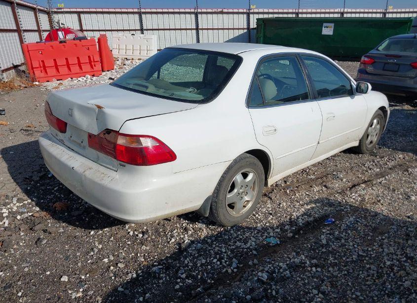 Photo 4 of 2000 Honda Accord 3.0 EX (VIN 1HGCG165XYA095465)
