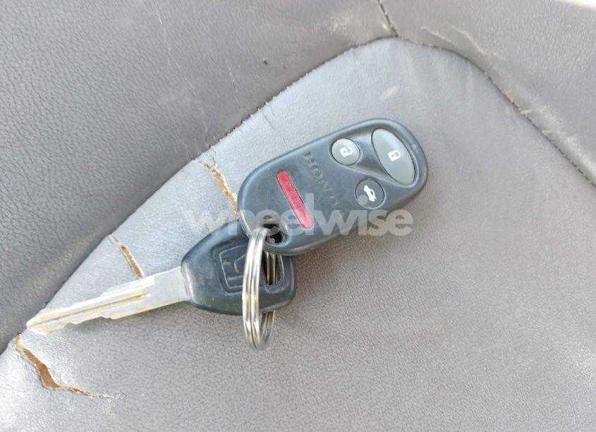 Photo 11 of 2000 Honda Accord 3.0 EX (VIN 1HGCG165XYA096521)