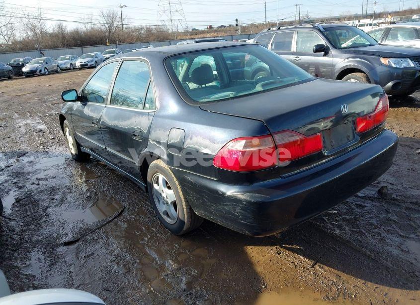 Photo 3 of 2000 Honda Accord 3.0 EX (VIN 1HGCG165XYA096521)