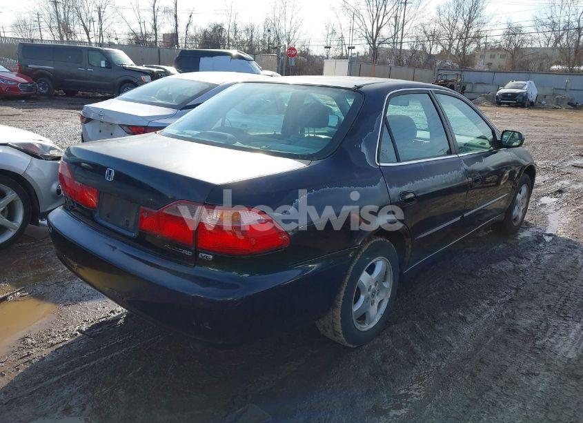 Photo 4 of 2000 Honda Accord 3.0 EX (VIN 1HGCG165XYA096521)