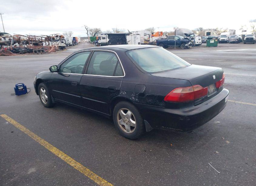 Photo 3 of 2000 Honda Accord 3.0 EX (VIN 1HGCG165XYA097331)