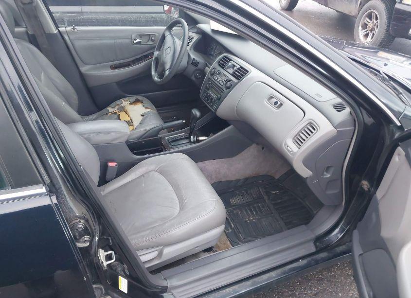 Photo 5 of 2000 Honda Accord 3.0 EX (VIN 1HGCG165XYA097331)
