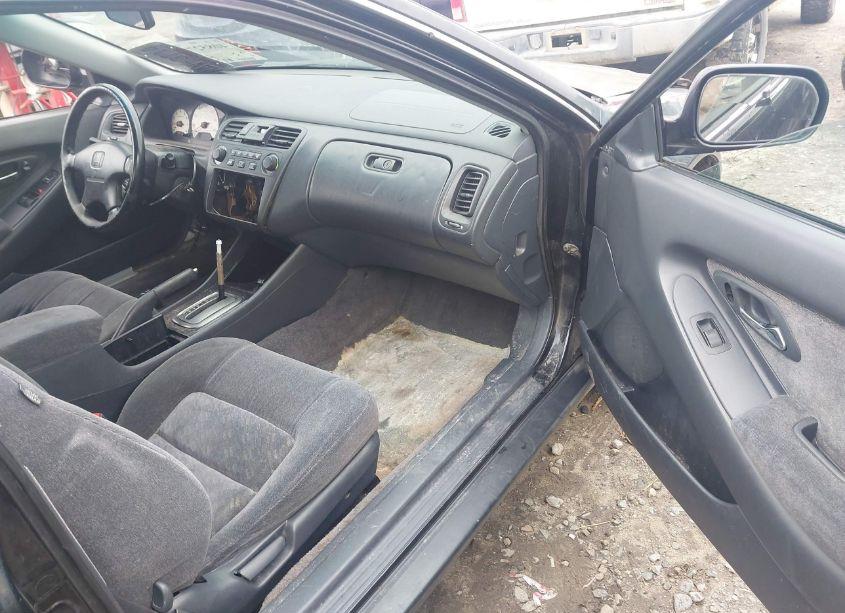 Photo 5 of 2001 Honda Accord 3.0 LX (VIN 1HGCG22471A036687)