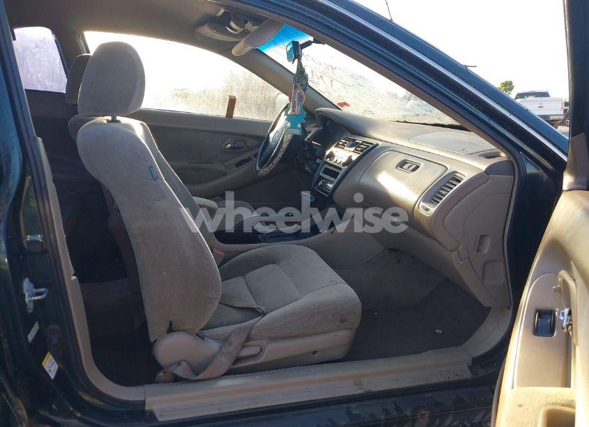 Photo 5 of 2000 Honda Accord 3.0 LX (VIN 1HGCG2249YA022803)