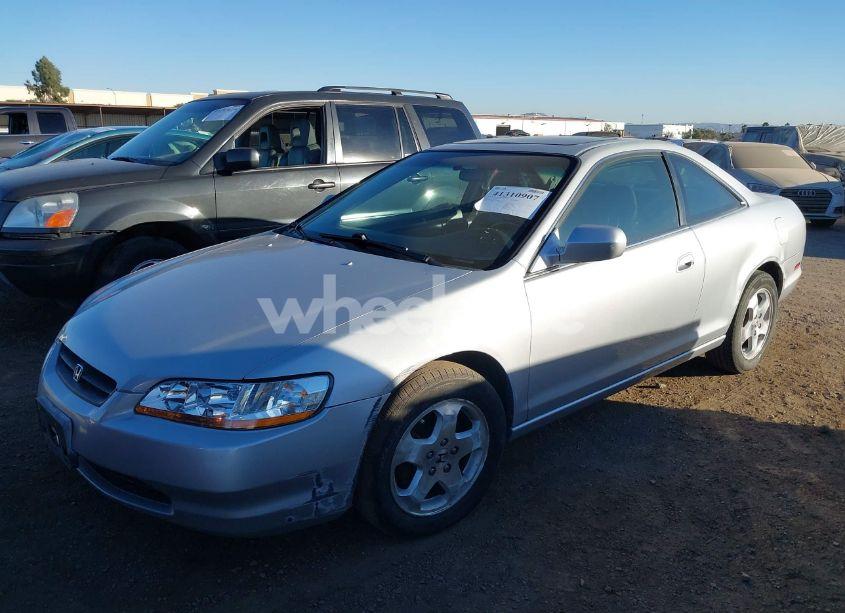 Photo 6 of 2000 Honda Accord 3.0 EX (VIN 1HGCG2252YA001686)