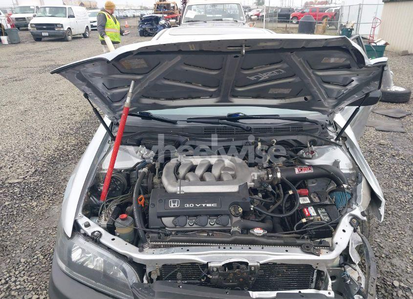 Photo 10 of 2001 Honda Accord 3.0 EX (VIN 1HGCG22541A008886)