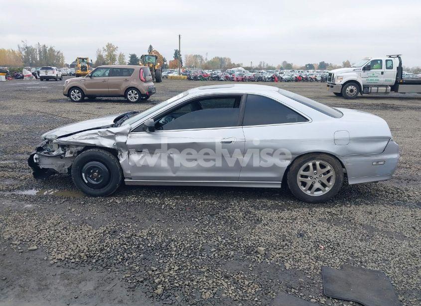 Photo 15 of 2001 Honda Accord 3.0 EX (VIN 1HGCG22541A008886)