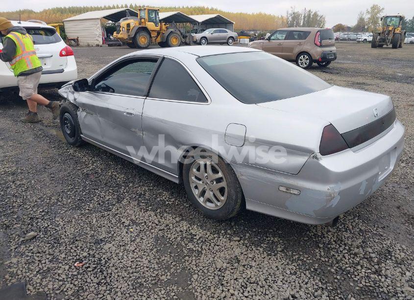 Photo 3 of 2001 Honda Accord 3.0 EX (VIN 1HGCG22541A008886)