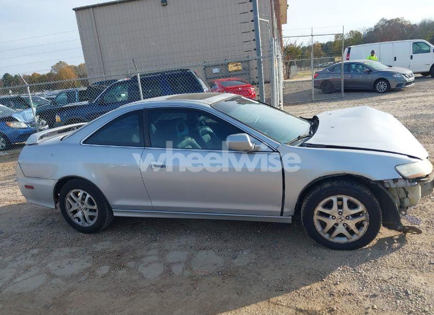 Photo 13 of 2001 Honda Accord 3.0 EX (VIN 1HGCG22551A034882)