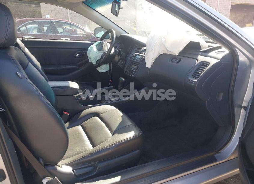 Photo 5 of 2000 Honda Accord 3.0 EX (VIN 1HGCG2257YA010383)