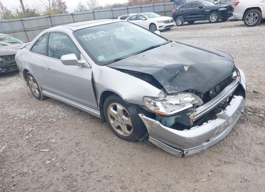2000 Honda Accord 3.0 EX (VIN 1HGCG2257YA028902) main photo