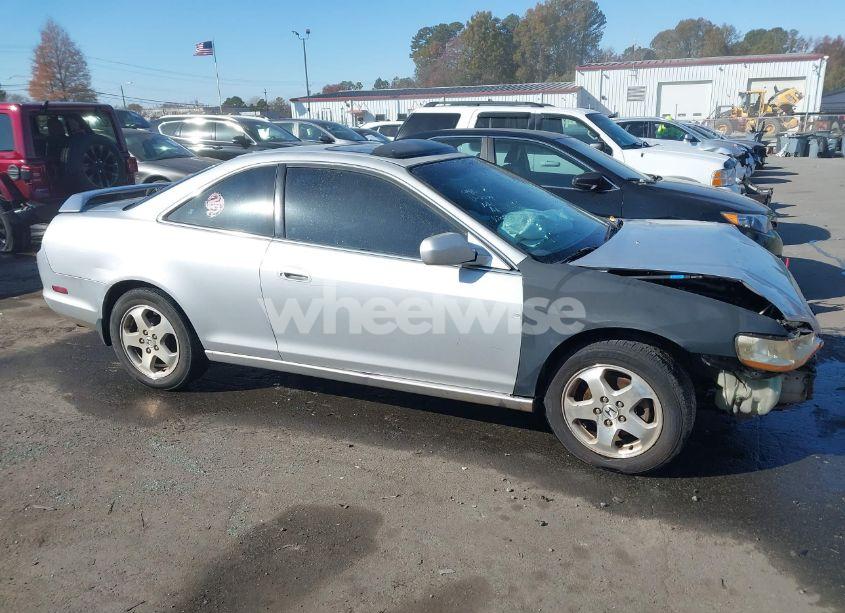 Photo 13 of 2000 Honda Accord 3.0 EX (VIN 1HGCG2257YA036076)