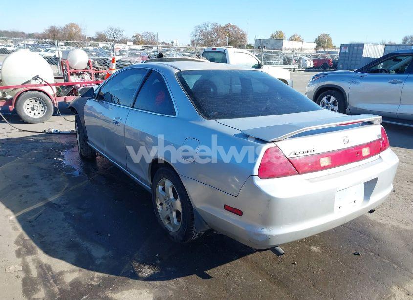 Photo 3 of 2000 Honda Accord 3.0 EX (VIN 1HGCG2257YA036076)