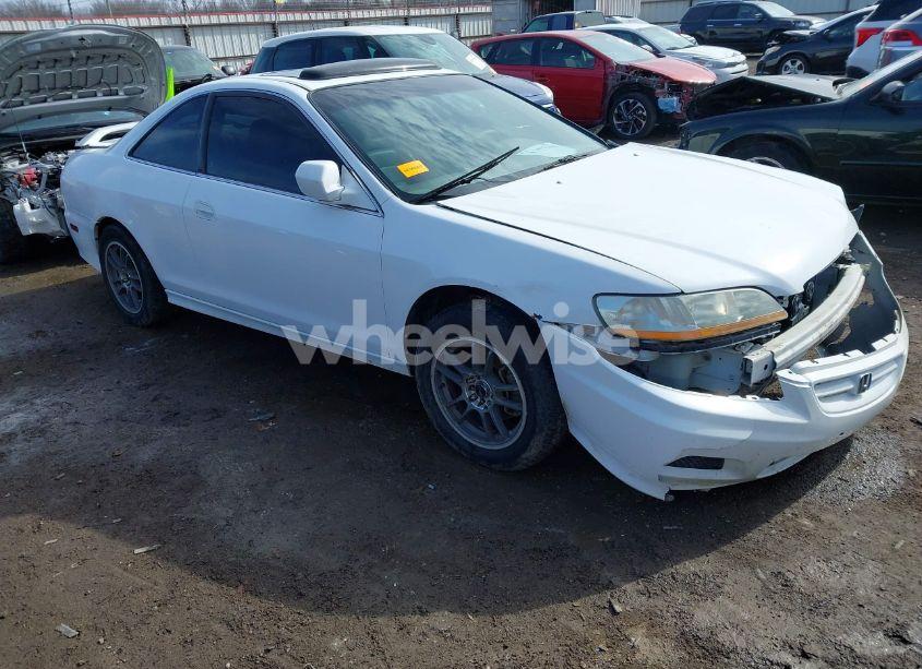 2002 Honda Accord 3.0 EX (VIN 1HGCG22582A037759) main photo