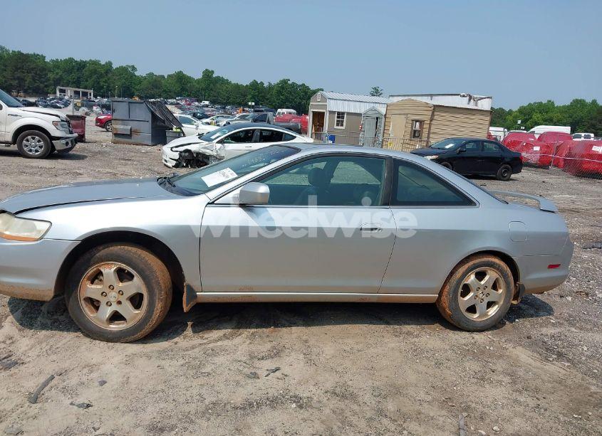 Photo 14 of 2000 Honda Accord 3.0 EX (VIN 1HGCG2259YA032983)