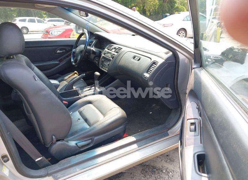 Photo 5 of 2000 Honda Accord 3.0 EX (VIN 1HGCG2259YA032983)