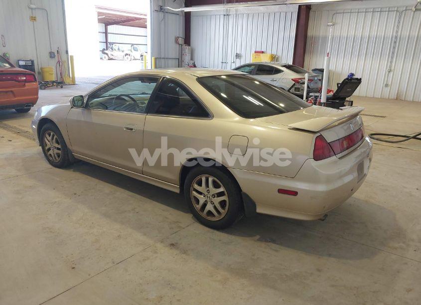 Photo 3 of 2001 Honda Accord 3.0 EX (VIN 1HGCG225X1A015003)