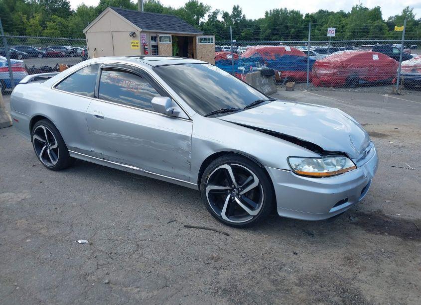 2002 Honda Accord 3.0 EX (VIN 1HGCG225X2A024141) main photo