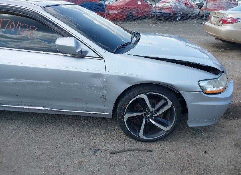 Photo 12 of 2002 Honda Accord 3.0 EX (VIN 1HGCG225X2A024141)