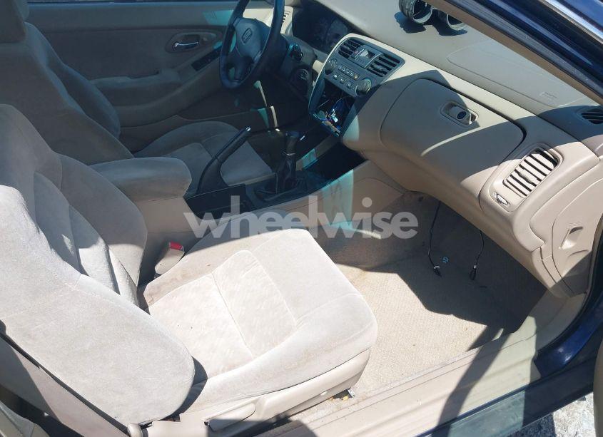 Photo 5 of 2001 Honda Accord 2.3 LX (VIN 1HGCG31401A027756)