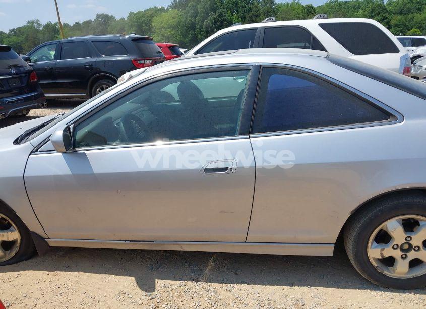 Photo 13 of 2001 Honda Accord 2.3 EX (VIN 1HGCG31581A025438)