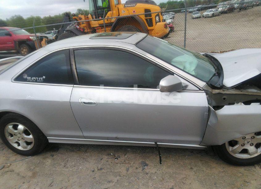 Photo 13 of 2001 Honda Accord 2.3 EX (VIN 1HGCG31721A017448)