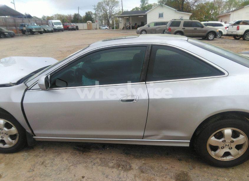 Photo 14 of 2001 Honda Accord 2.3 EX (VIN 1HGCG31721A017448)