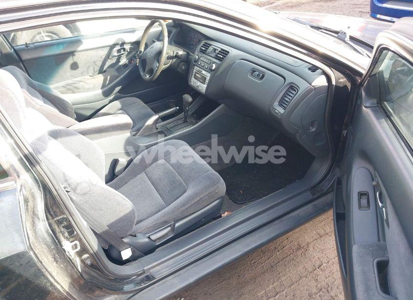 Photo 5 of 1999 Honda Accord LX (VIN 1HGCG3242XA006446)