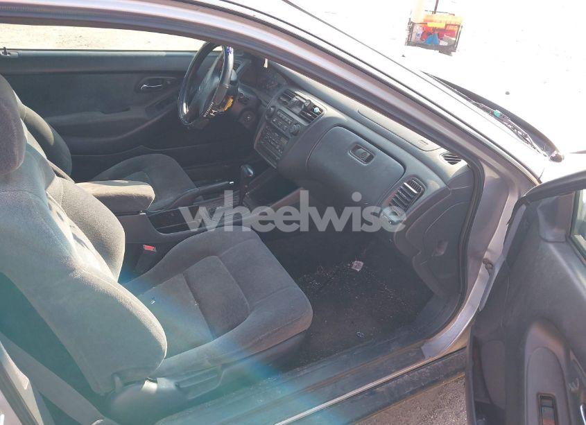 Photo 5 of 1998 Honda Accord LX (VIN 1HGCG3246WA006089)