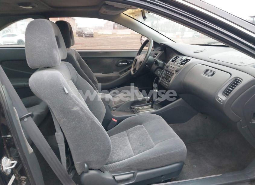 Photo 5 of 2001 Honda Accord 2.3 EX (VIN 1HGCG32501A012049)