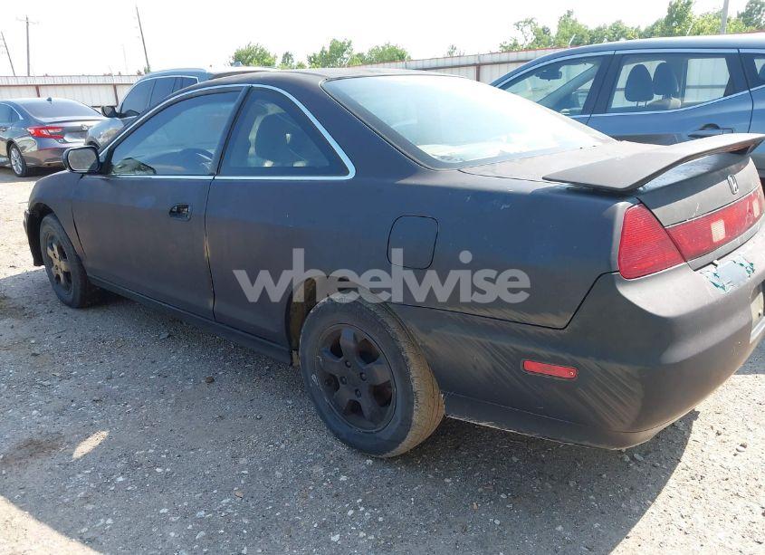 Photo 3 of 2001 Honda Accord 2.3 EX (VIN 1HGCG32521A024011)