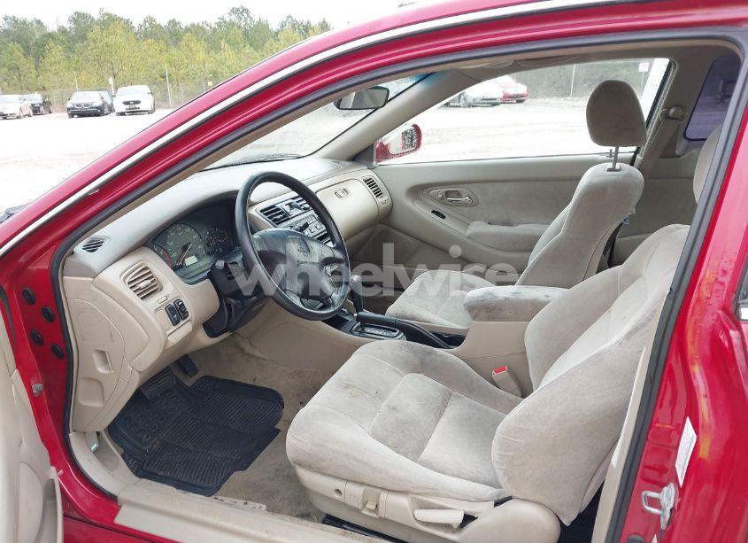 Photo 5 of 1999 Honda Accord CPE EX (VIN 1HGCG3258XA027813)