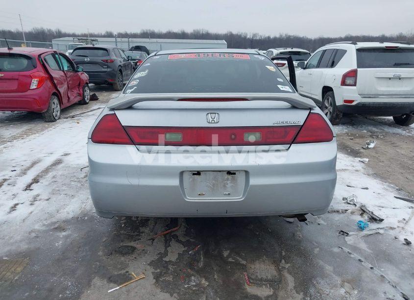 Photo 16 of 2001 Honda Accord 2.3 EX (VIN 1HGCG325X1A012317)