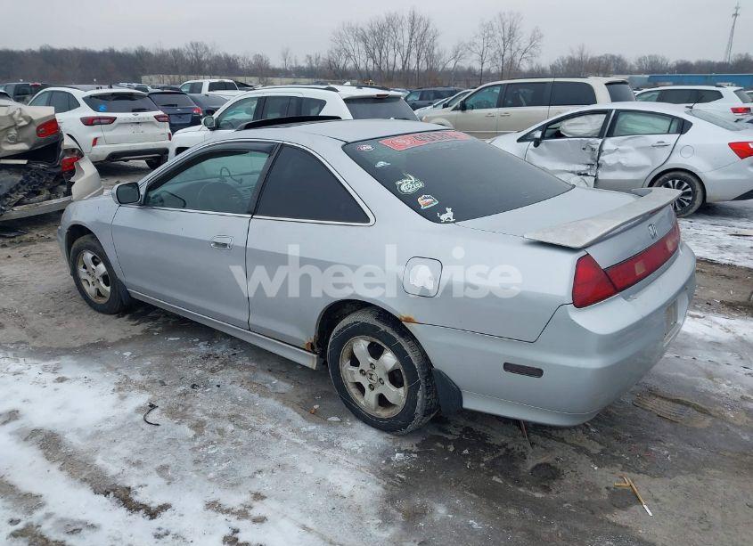 Photo 3 of 2001 Honda Accord 2.3 EX (VIN 1HGCG325X1A012317)