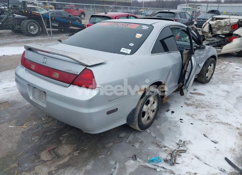 Photo 4 of 2001 Honda Accord 2.3 EX (VIN 1HGCG325X1A012317)