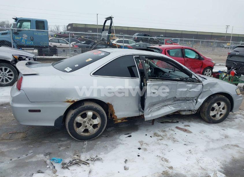 Photo 6 of 2001 Honda Accord 2.3 EX (VIN 1HGCG325X1A012317)
