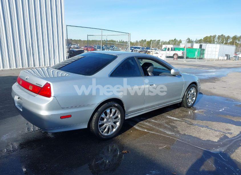 Photo 4 of 2002 Honda Accord 2.3 EX (VIN 1HGCG325X2A025487)