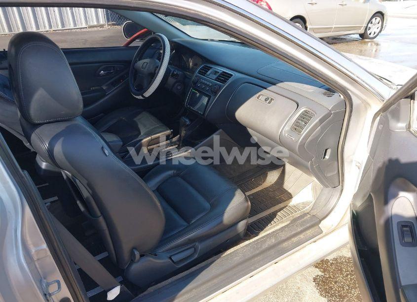 Photo 5 of 2002 Honda Accord 2.3 EX (VIN 1HGCG325X2A025487)