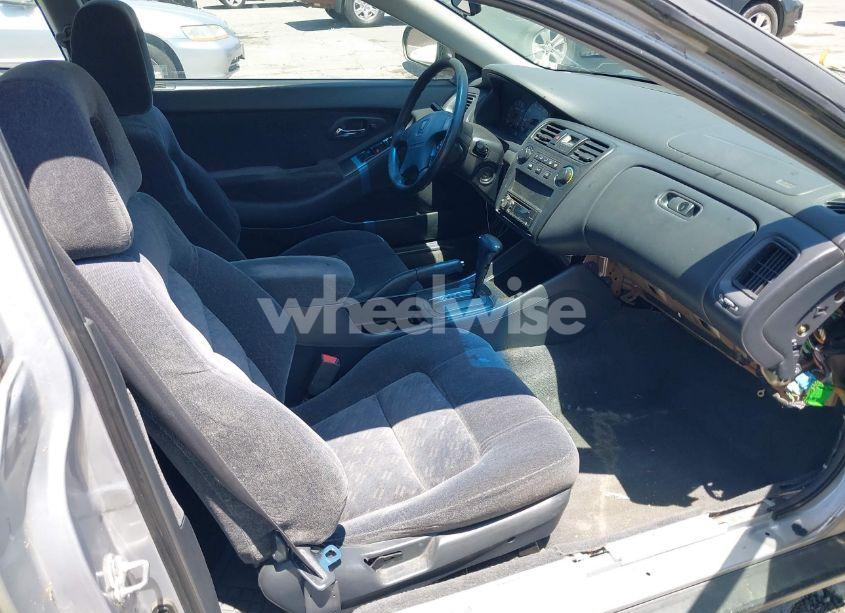 Photo 5 of 2001 Honda Accord 2.3 LX (VIN 1HGCG32641A021149)