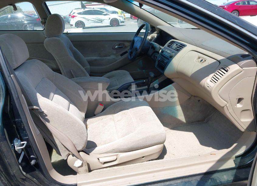 Photo 5 of 2000 Honda Accord 2.3 EX (VIN 1HGCG3270YA025749)