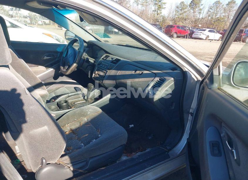 Photo 5 of 2001 Honda Accord 2.3 EX (VIN 1HGCG32731A002357)