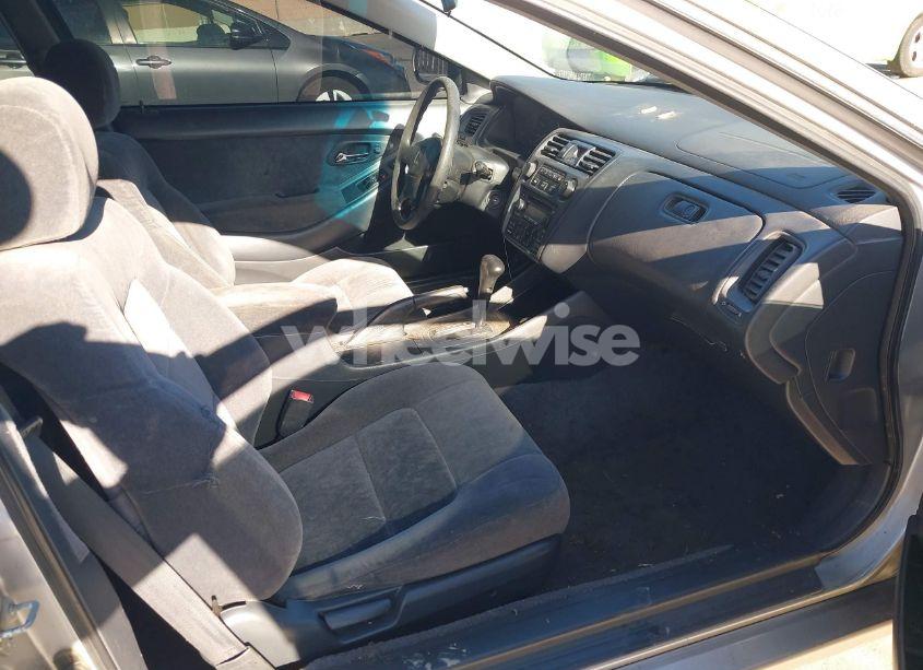 Photo 5 of 2000 Honda Accord 2.3 EX (VIN 1HGCG3277YA027627)