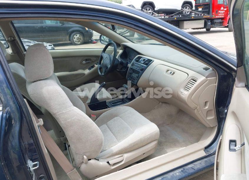 Photo 5 of 2000 Honda Accord 2.3 EX (VIN 1HGCG3278YA009184)