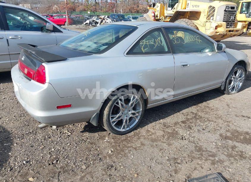 Photo 4 of 2000 Honda Accord 2.3 EX (VIN 1HGCG3278YA033663)