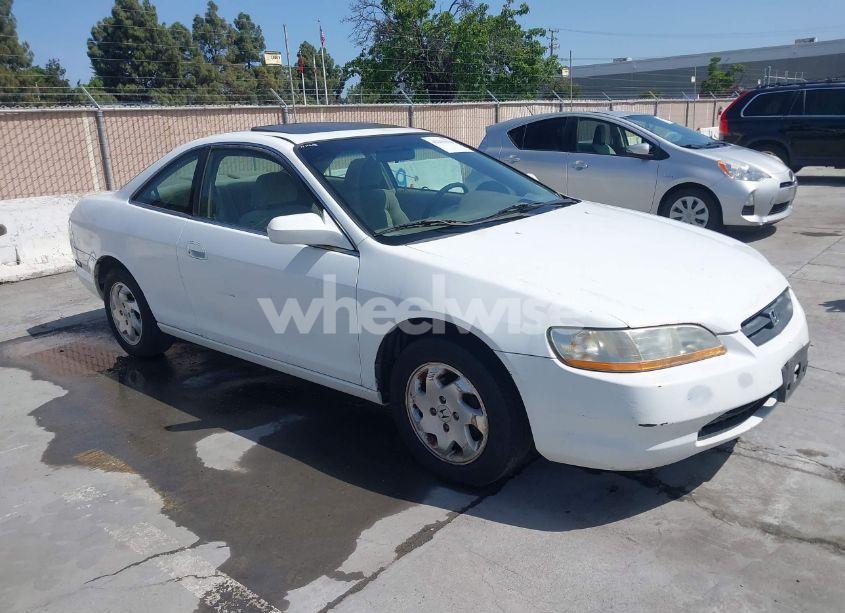 1998 Honda Accord EX (VIN 1HGCG3279WA012740) main photo